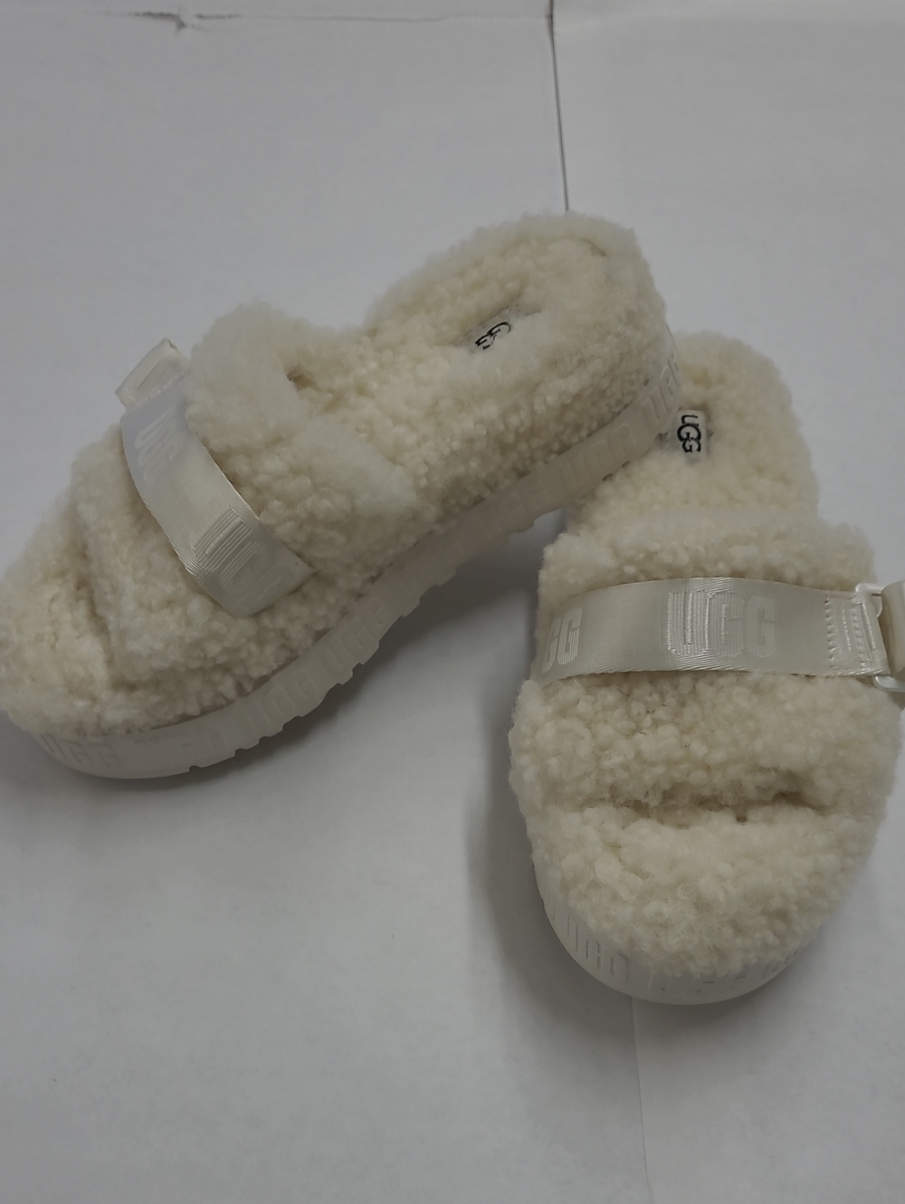 UGG Fluff Yes Slide Shearling Slides in Cream Size 8 - Picture 2 of 8